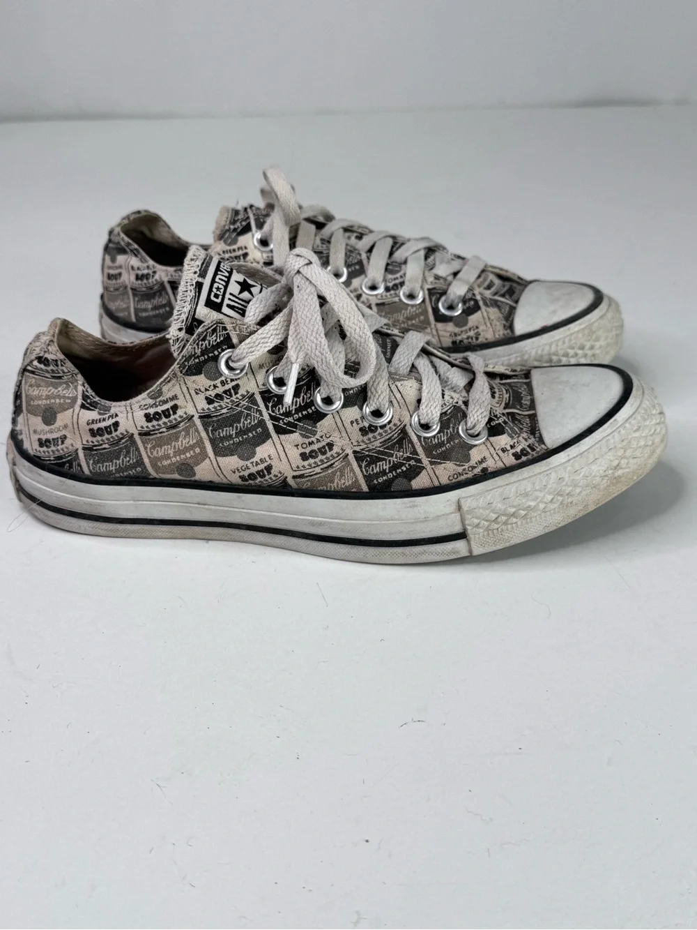 Converse Low Top Sneakers in Grey and Andy Warhol Campbells Soup print size 5